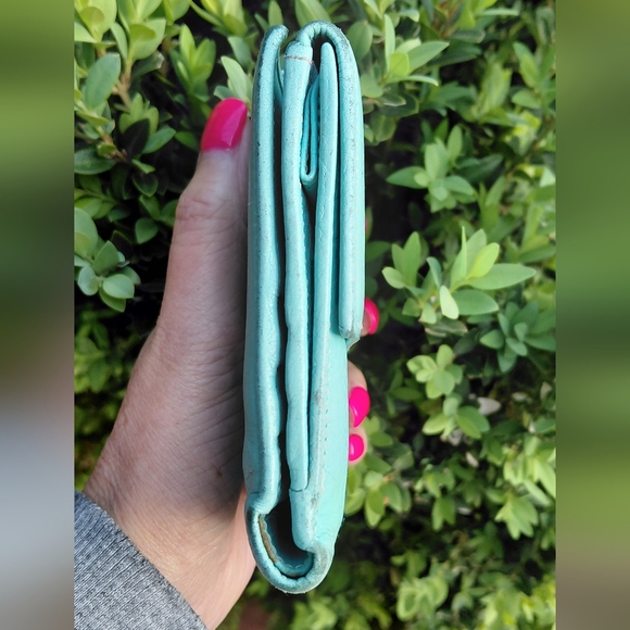 Tiffany & Co. Turquoise Blue Leather Turnlock Wallet - Picture 11 of 13